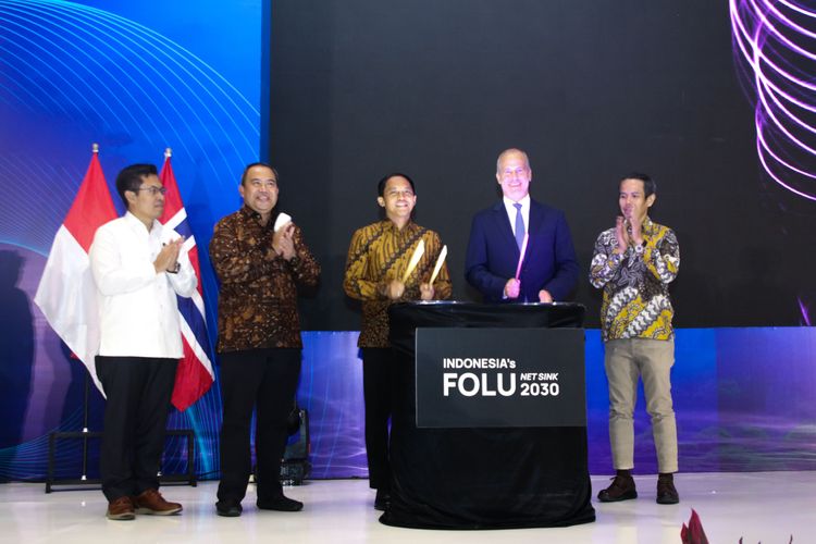 menhut-luncurkan-rencana-investasi-rbc-tahap-iv-dan-layanan-dana-masyarakat-untuk-lingkungan-small-grant-periode-iii