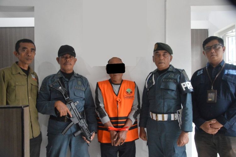 Hutan Produksi di Karawang Jadi Tempat Pembuangan Sampah, Gakkum Kehutanan Amankan Tersangka