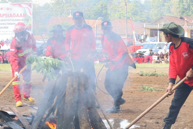 hadapi-puncak-kemarau-2026-kemenhut-dan-pemprov-jawa-tengah-siagakan-500-personel-cegah-karhutla
