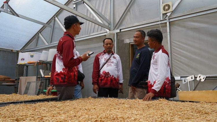 Sekolah Lapang Perhutanan Sosial di Ciloto: Belajar Dari Kearifan Lokal, Menjaga Hutan dan Membangun Kemandirian Ekonomi