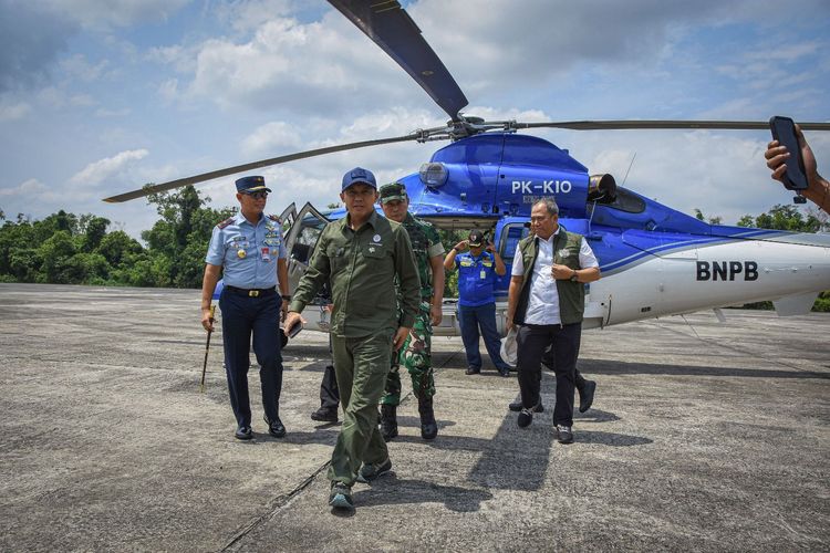 Menteri Kehutanan Raja Juli Antoni Tinjau Karhutla di Riau, Serukan Kewaspadaan dan Penegakan Hukum