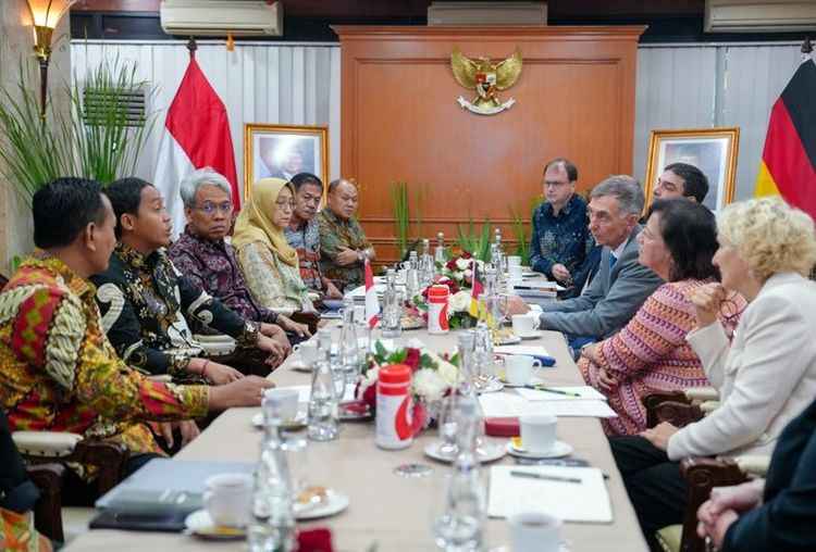 jerman-apresiasi-langkah-indonesia-libatkan-masyarakat-jaga-hutan