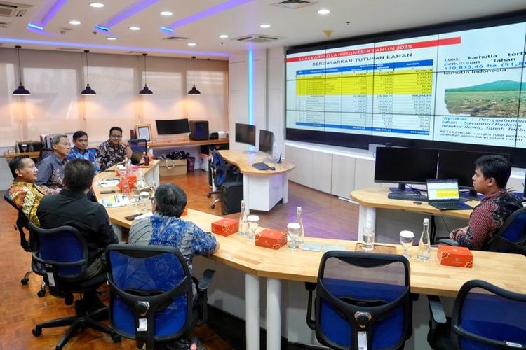 wamenhut-siapkan-strategi-hadapi-siklus-karhutla-2027