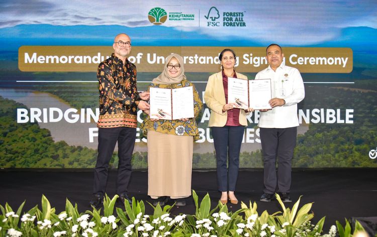 Kementerian Kehutanan Republik Indonesia dan FSC Menandatangani Nota Kesepahaman (MoU) Strategis untuk Mendorong Pengelolaan Hutan Berkelanjutan