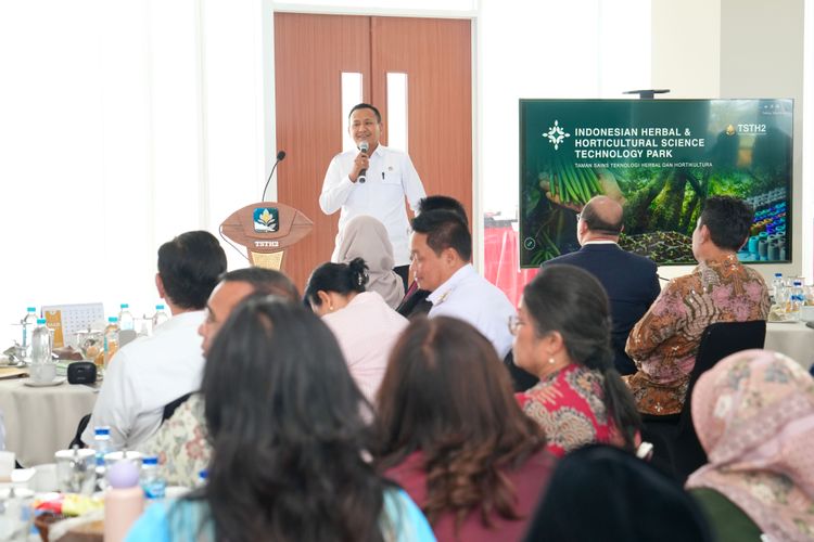 Sinergi Hutan dan AI, Wamenhut Siap Dukung Model Pertanian Modern di Sumatra Utara