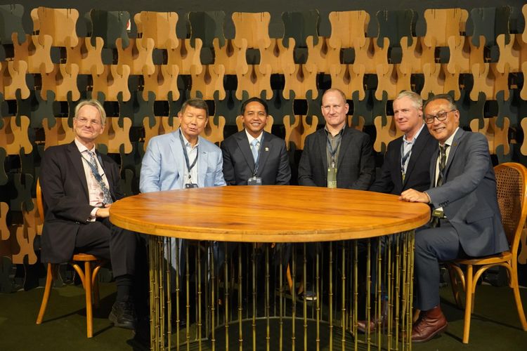 minister-raja-antoni-at-the-united-for-wildlife-global-summit-in-rio-indonesia-accelerates-recognition-of-indigenous-forests-up-to-1-4-million-hectares
