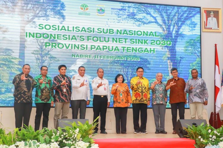 Menuju -140 Juta Ton CO₂e 2030, Pengendalian Deforestasi dan Restorasi Gambut Jadi Fokus Sosialisasi FOLU di Papua Tengah