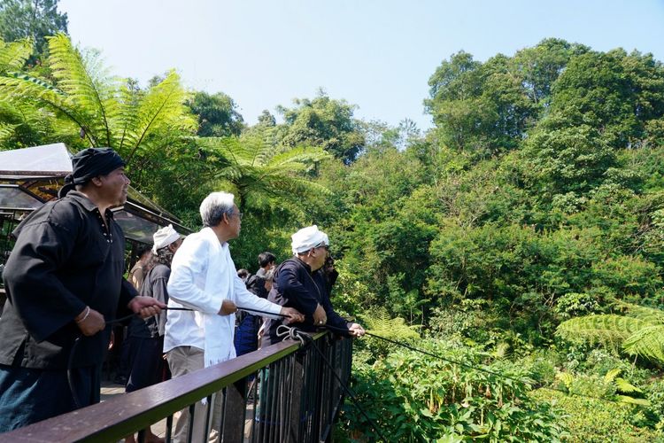 kemenhut-resmikan-lembah-aviary-dan-penangkaran-rusa-timor-serta-lepasliarkan-dua-elang-jawa-di-lanskap-megamendung