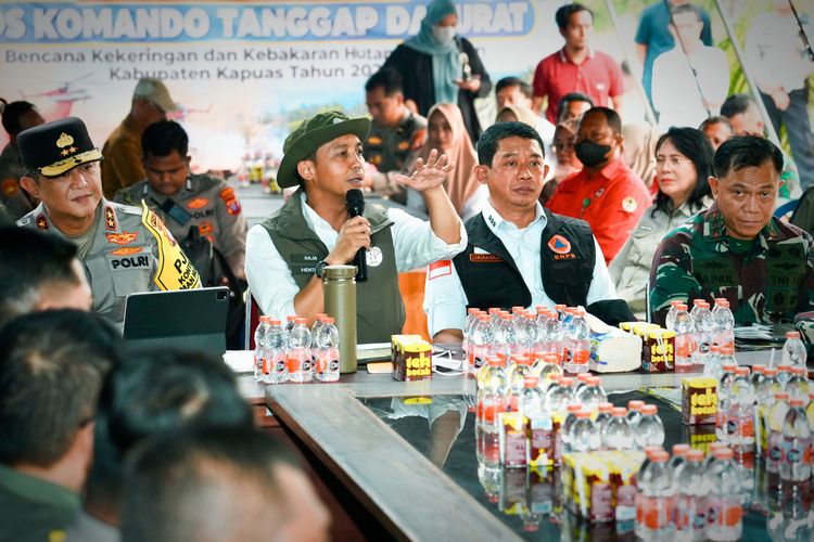 Menhut-Kepala BNPB Pantau OMC hingga Satgas Darat Karhutla Kalteng