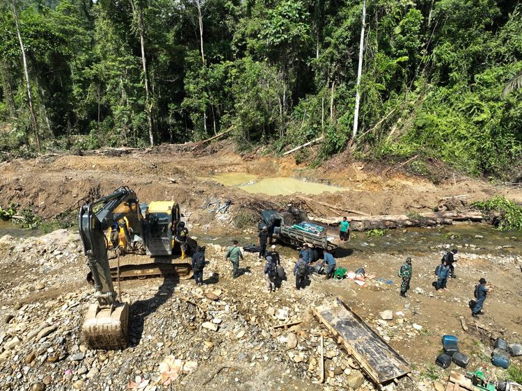 Operasi Tambang Emas Ilegal, Gakkum Kehutanan Amankan Dua Ekskavator di Hutan Parigi Moutong